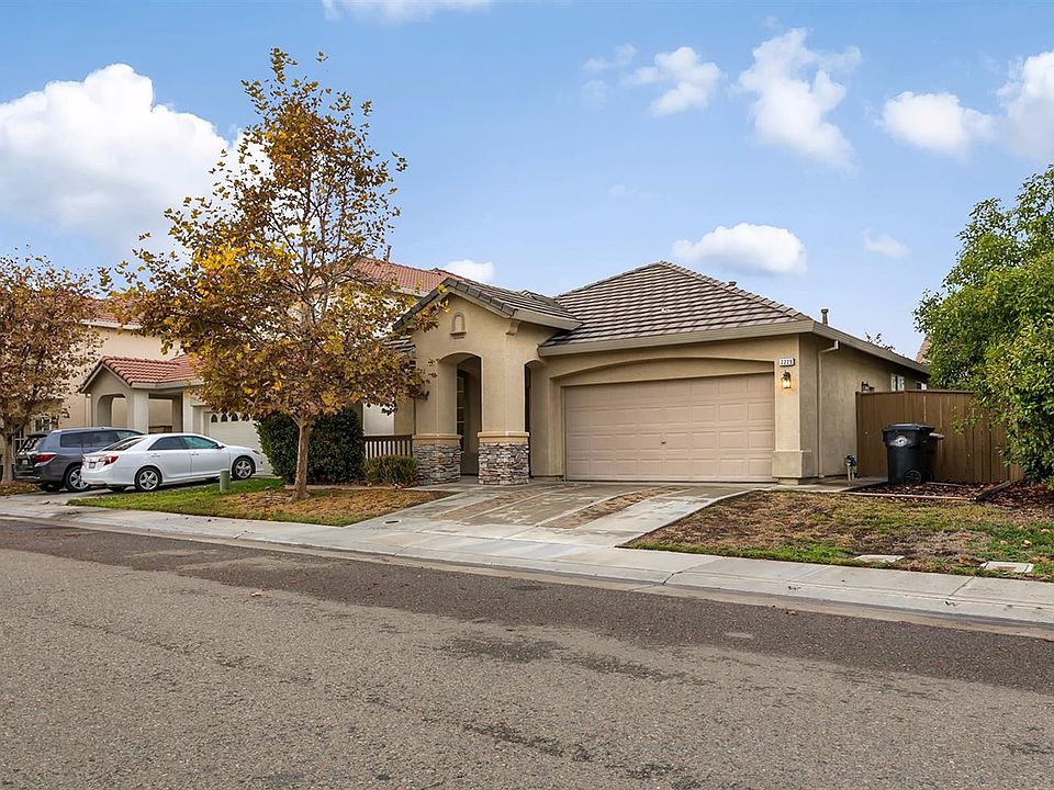 1st image of 2225 W Galen Dr