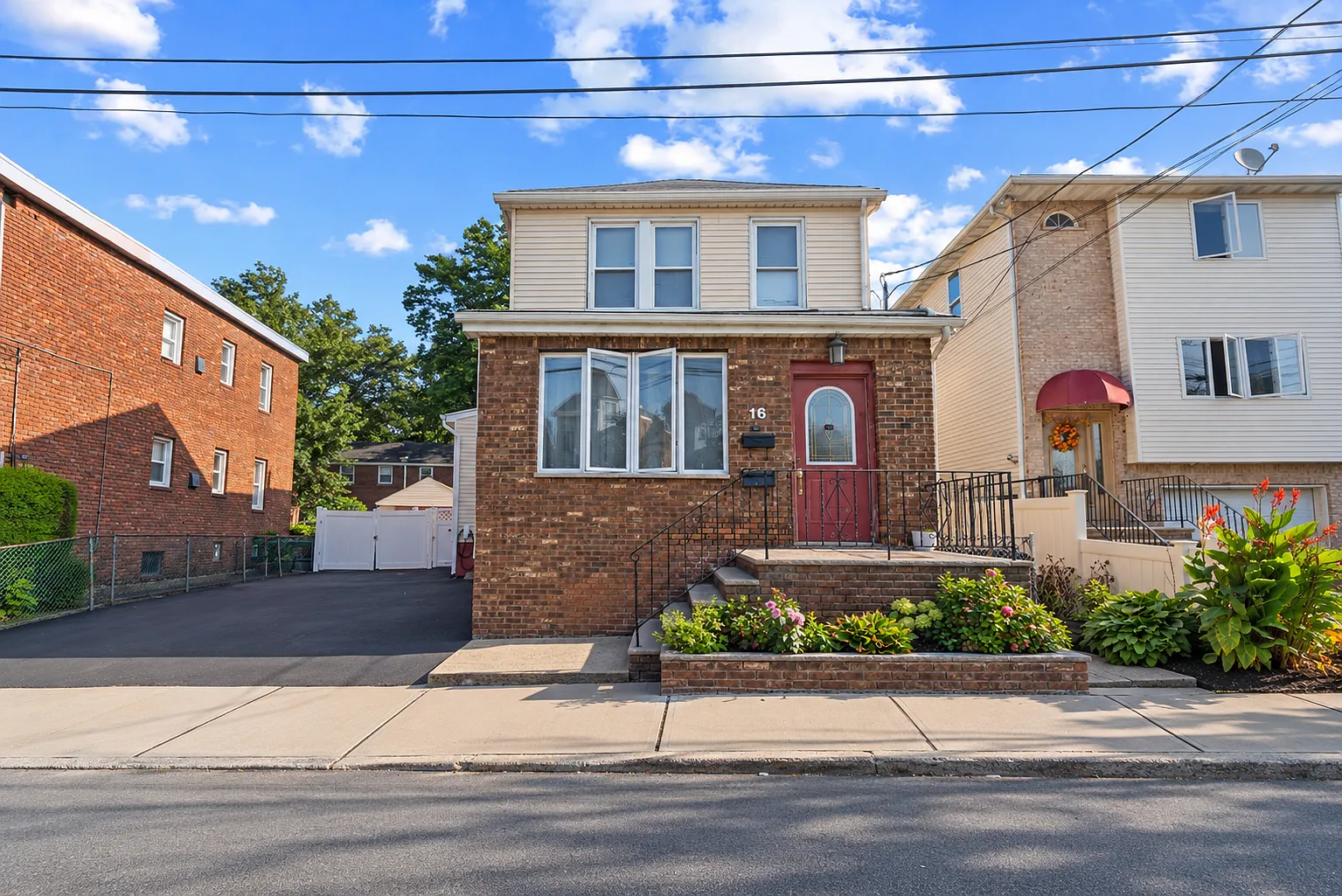 2 bed, $2,650 — Photo 1