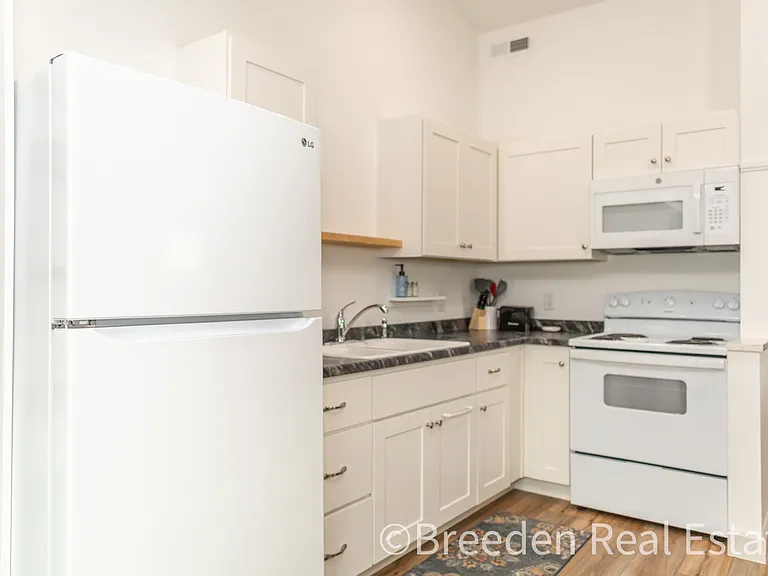 129 California St #1 — Photo 9