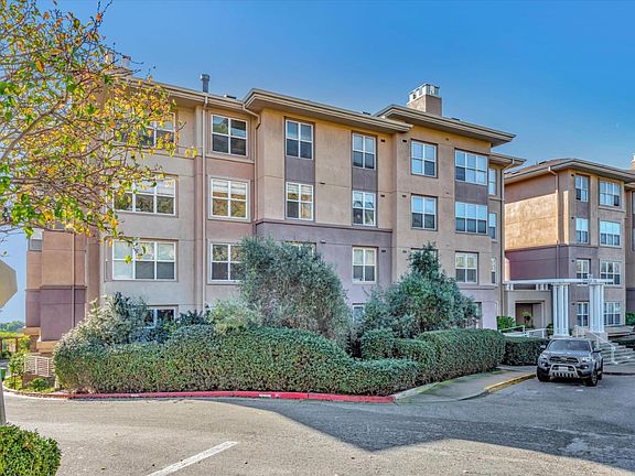 4th image of 101 Crescent Way APT 2412