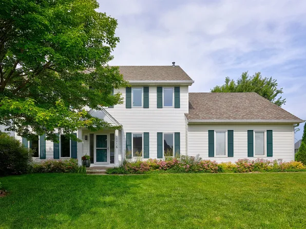 2216 NW 136th St, Clive, IA 50325
