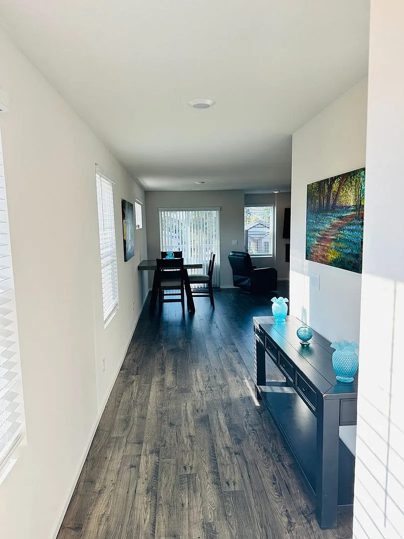 Almost New Beautiful Home With Stunning Finishes — Photo 2