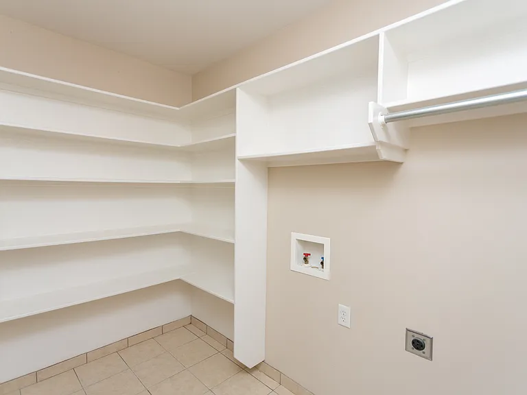 16111 Rolling Meadows Dr — Photo 16
