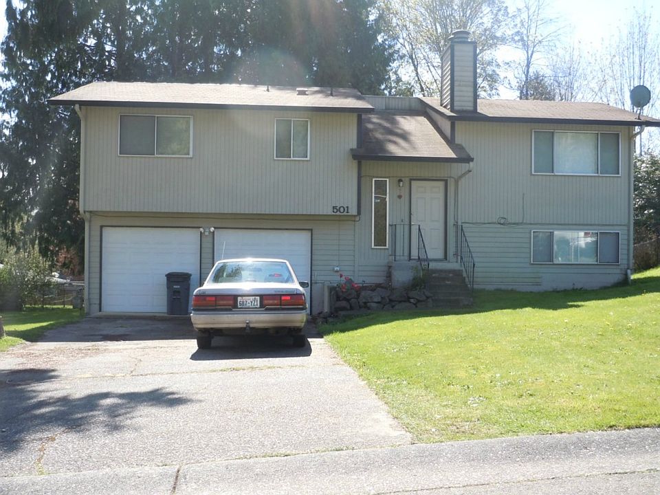 1st image of 501 NE Valley Oak Dr