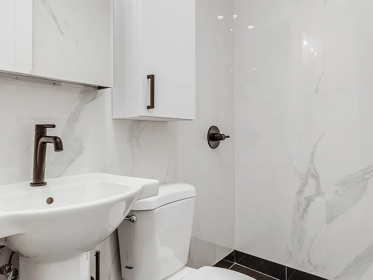 72 Carmine St #2C — Photo 6