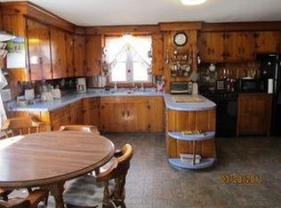 31 Winthrop St, Hallowell, ME 04347
