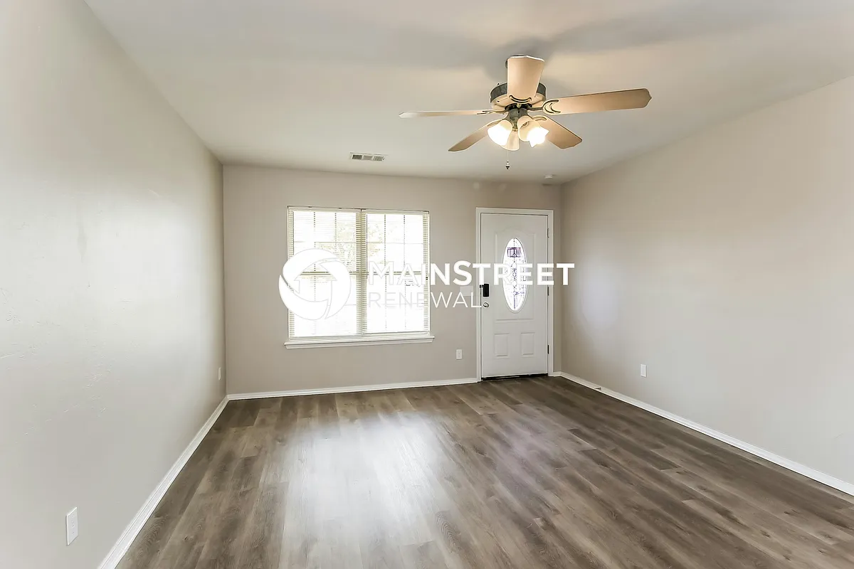 Living Room - 3700 Stable Cir