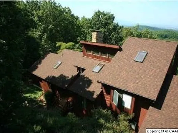 221 Arrowroot Dr, Lyndhurst, VA 22952