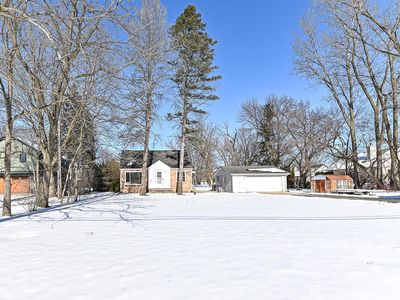S77W15886 Woods ROAD, Muskego, WI, 53150