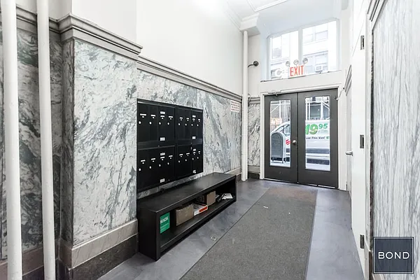 Rented by Bond New York | media 38