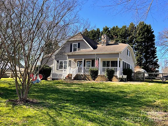 2nd image of 501 Wonderwood Dr