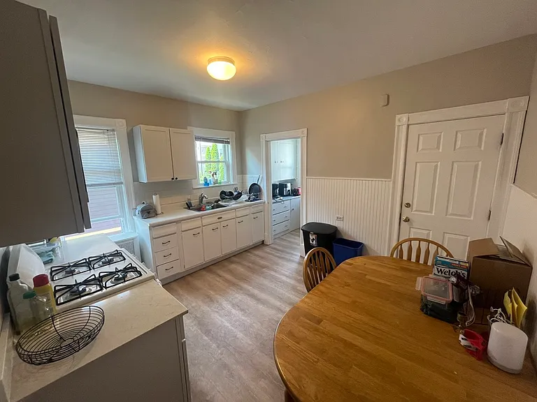 26 Packard Ave — Photo 4