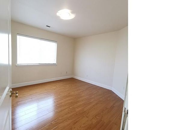 4th image of 396 S Cypress Ave