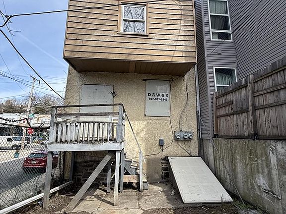5th image of 1018 S 53rd St