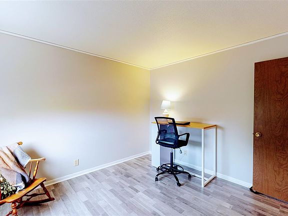 5th image of 118 Lakecrest Dr APT 2