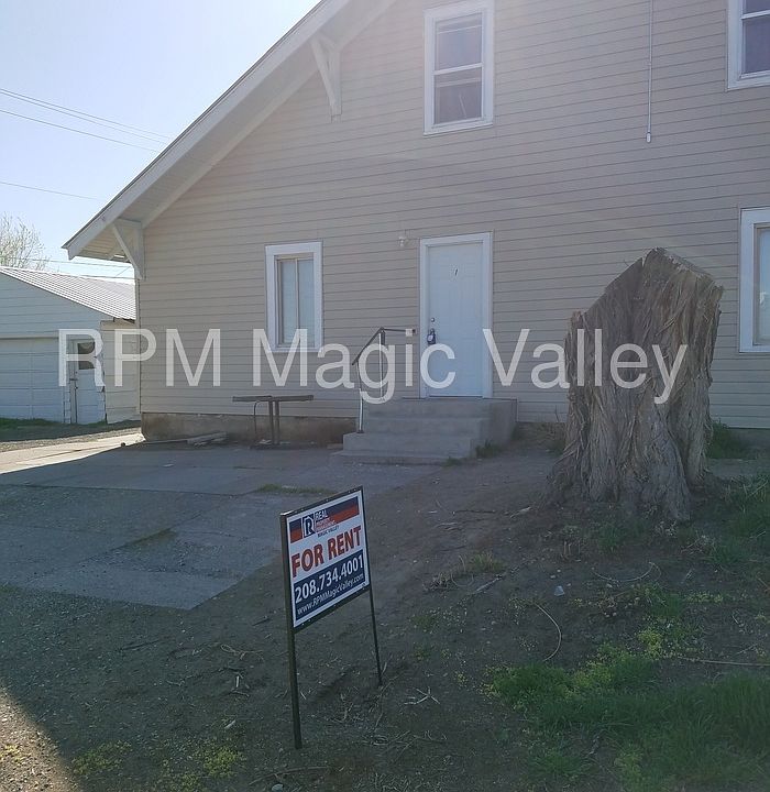 1st image of 300 8th Ave S