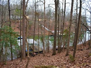 213 Perry Cir, Townville, SC 29689