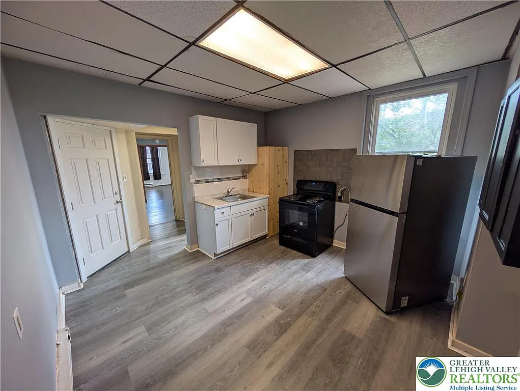1 bed, 1.0 bath, 800 sqft, $1,150 — Photo 2