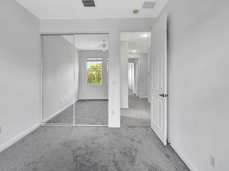 838 NW 83rd Ln — Photo 35