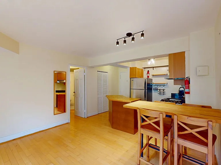 1801 Clydesdale Pl NW #517 — Photo 4