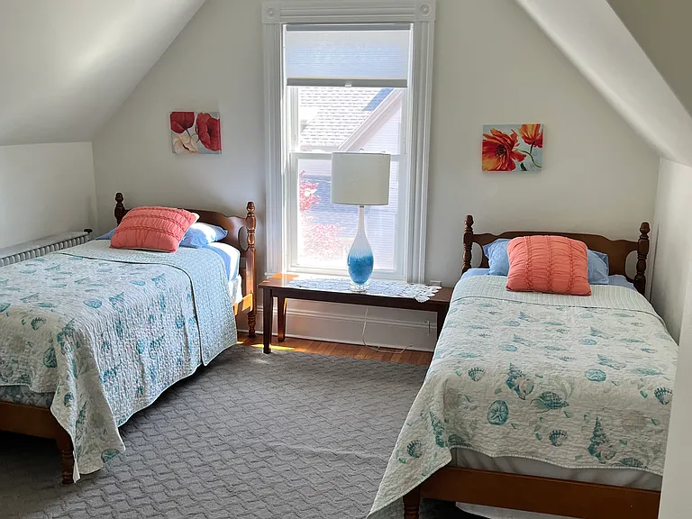 16 Ocean Ave — Photo 5