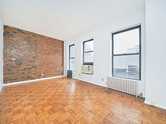 2nd image of 333 W 43rd St #4C