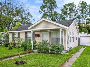 8429 Huntley Ln, Harahan, LA 70123