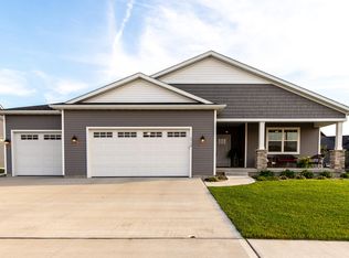 1712 Ledges Dr, Ames, IA 50010