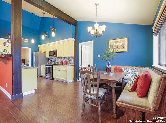 2nd image of 8602 Timberwilde St