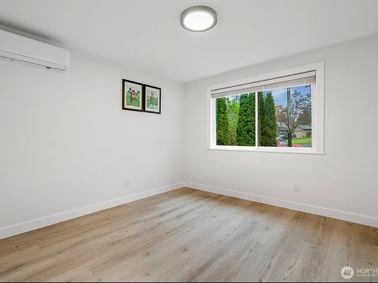 12032 SE 210th Pl — Photo 8