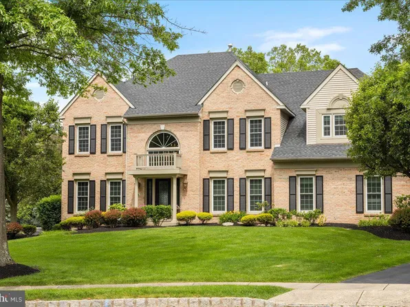 5 Windrose Cir, Doylestown, PA 18901