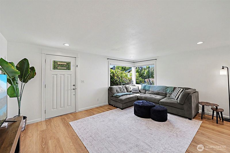 5th image of 2638 SW 106th Street