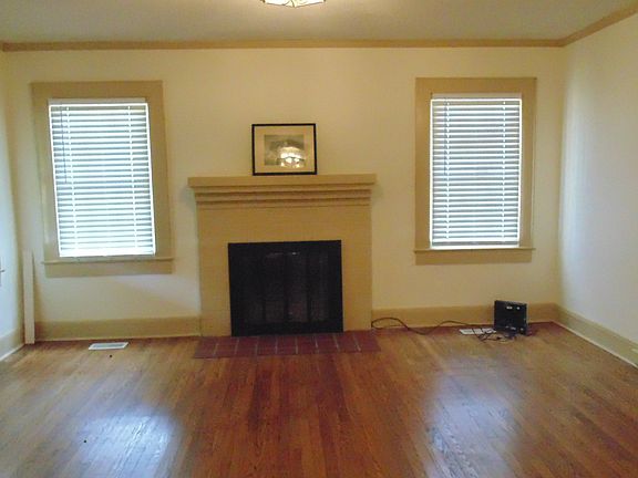 2nd image of 1102 Dodson St