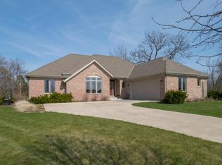6222 Horseshoe Ln, Racine, WI 53402