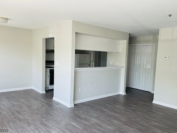 5th image of 124 Union Ave #4