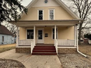 613 Locust St, Yankton, SD 57078
