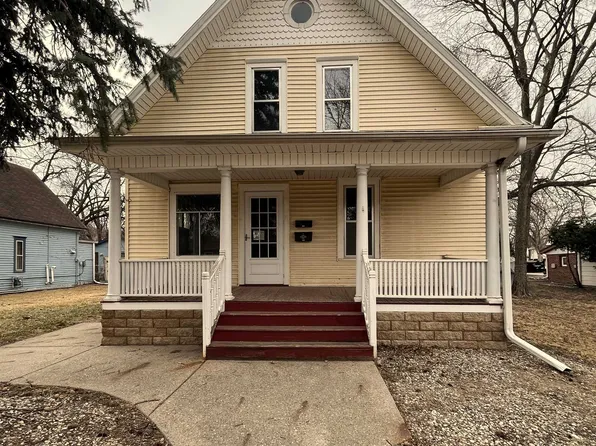 613 Locust St, Yankton, SD 57078