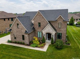 1642 Traceky, Rochester Hills, MI 48306