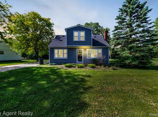 2862 Dashwood Dr, Troy, MI