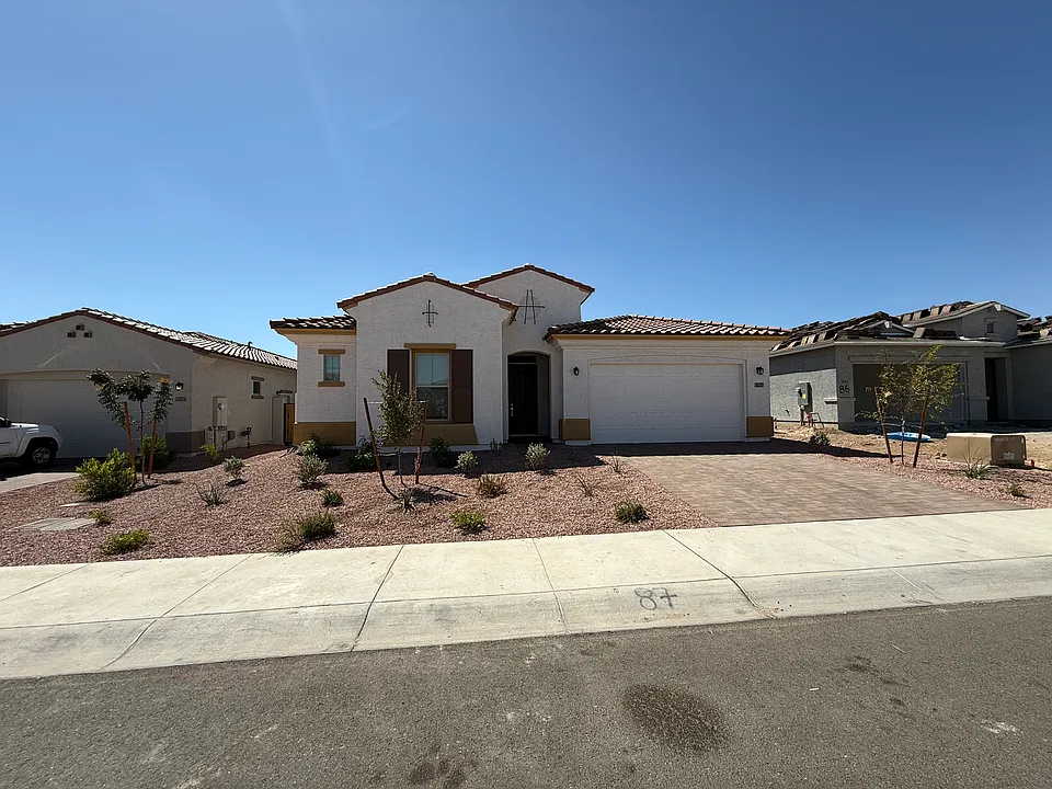 20277 W Pinchot Dr