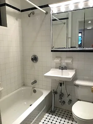 Rented by CitySites Real Estate Group | media 9