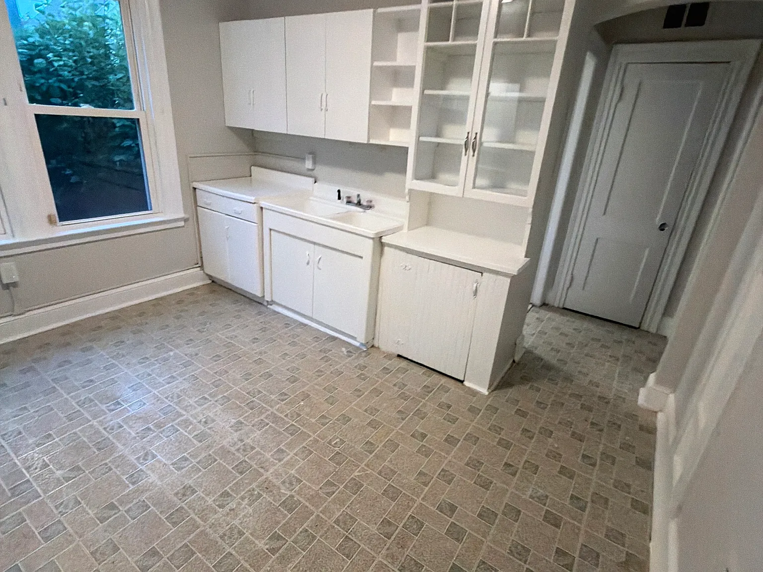 2 bed, 1200 sqft, $1,895 — Photo 4