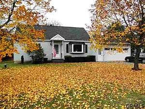 1st image of 35 Evelyn Dr
