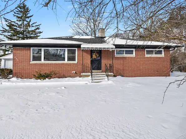 226 7th St, Freeland, MI 48623