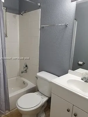 2761 NW 6th St — Photo 14