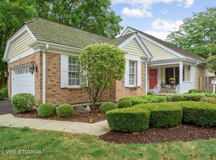 402 Park Barrington Dr, Barrington, IL 60010