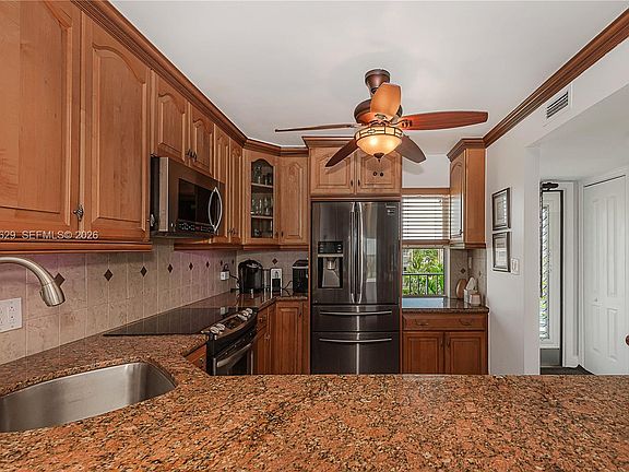 5th image of 4800 Hillcrest Ln APT 501