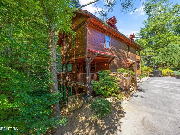 1827 Elk Springs Way, Gatlinburg, TN 37738