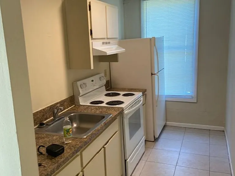 111 S Newport Ave #18 — Photo 2