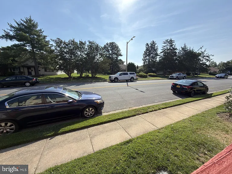 5515 Woodlawn Manor Ct — Photo 27